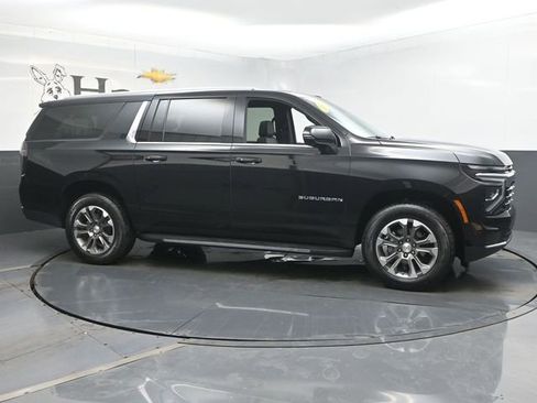 Used 2025 Chevrolet Suburban LT w/ Comfort Package image 50