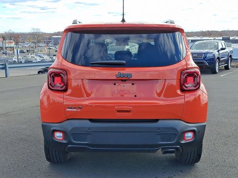 Certified 2021 Jeep Renegade Latitude w/ Luxury Group II image 5