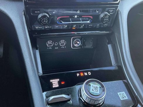 New 2025 Jeep Grand Cherokee L Limited w/ Black Appearance Package image 10