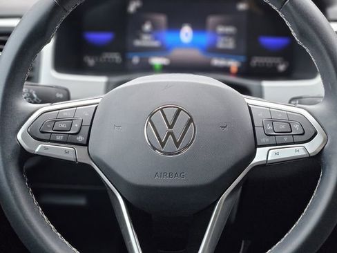 Used 2023 Volkswagen Atlas SE image 16