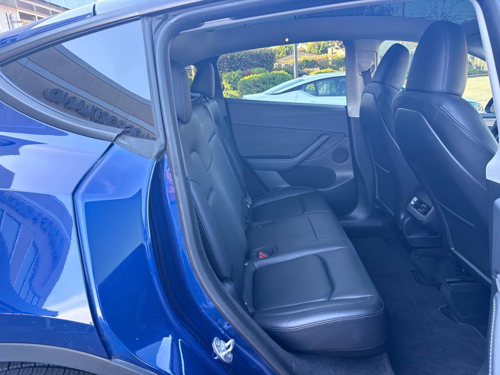 Used 2023 Tesla Model Y Long Range AWD/4WD image 24