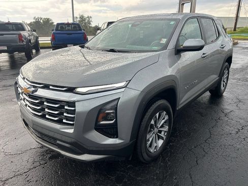 Used 2026 Chevrolet Equinox LT AWD/4WD image 9