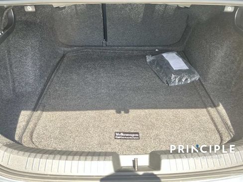Used 2026 Volkswagen Jetta SE FWD image 30