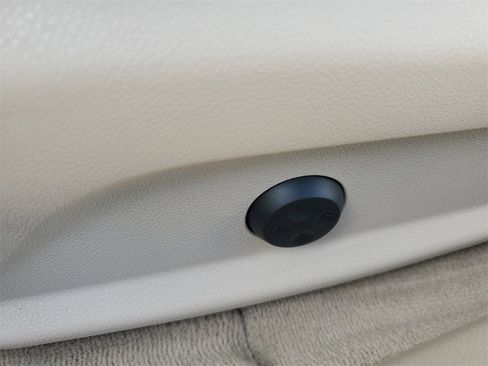 Used 2020 Mercedes-Benz C 300 4MATIC Cabriolet image 13