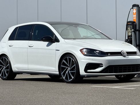 Used 2018 Volkswagen Golf R 4-Door AWD/4WD image 7