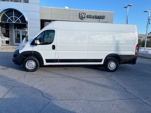 Used 2023 RAM ProMaster 3500 w/ Driver Convenience Group image 9
