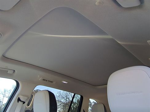 Certified 2024 GMC Acadia Denali w/ Super Cruise Package image 19