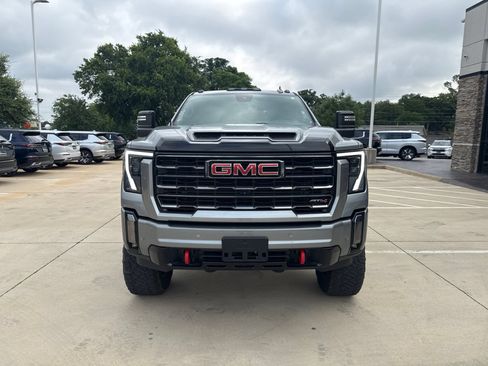 Used 2024 GMC Sierra 2500 AT4 w/ AT4 Premium Plus Package AWD/4WD image 2
