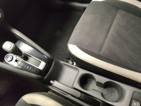 Used 2021 Nissan Versa SV FWD image 26