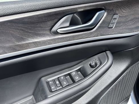 New 2026 Jeep Grand Cherokee L Limited RWD image 19
