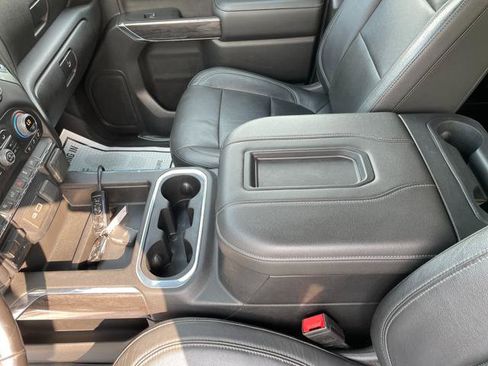 Used 2019 Chevrolet Silverado 1500 LTZ AWD/4WD image 16