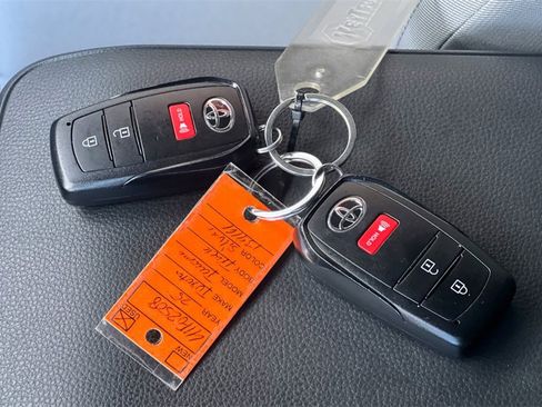 Used 2025 Toyota Tacoma SR5 image 12