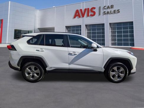 Used 2025 Toyota RAV4 XLE image 5