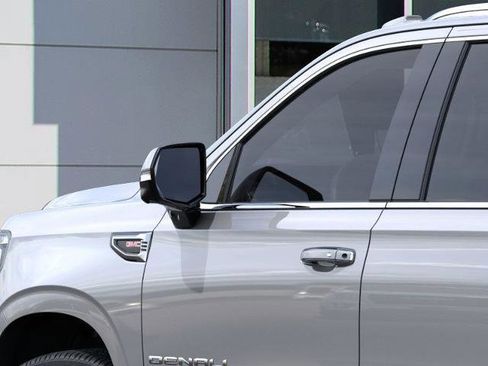 New 2026 GMC Yukon XL Denali w/ Denali Reserve Package image 12