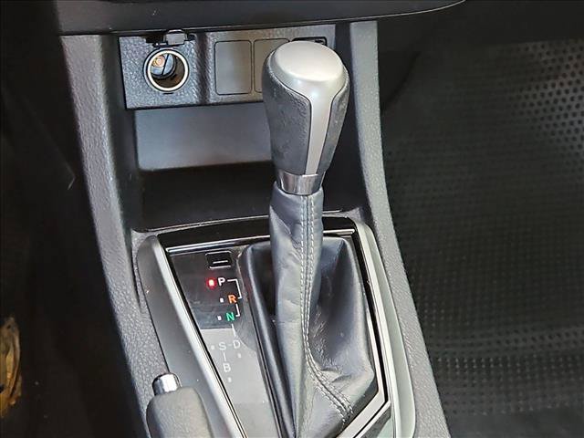 Used 2015 Toyota Corolla LE FWD image 11
