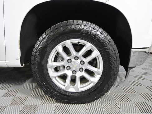 Used 2022 Chevrolet Silverado 1500 LT image 12