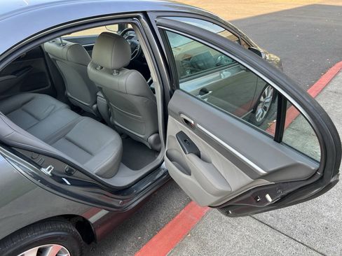 Used 2010 Honda Civic EX-L image 10