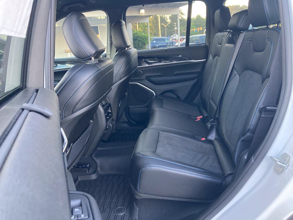 New 2024 Jeep Grand Cherokee Trailhawk w/ Advanced Protech Group II AWD/4WD image 25