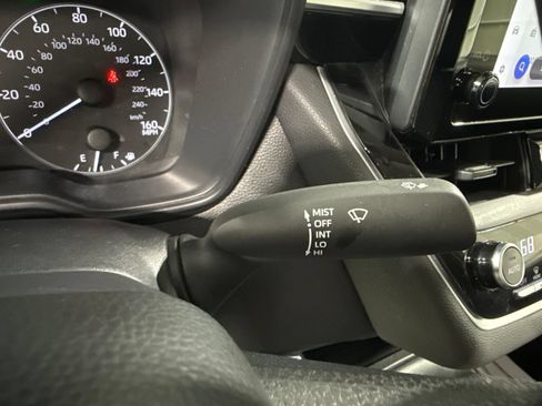 Used 2024 Toyota Corolla LE FWD image 31