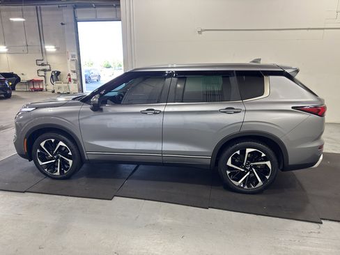 Used 2022 Mitsubishi Outlander SE AWD/4WD image 4