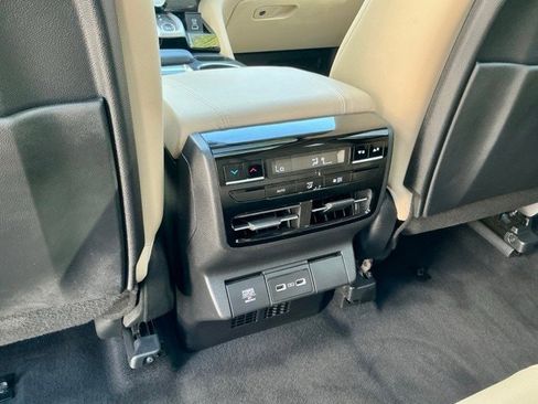 Used 2023 Acura MDX FWD image 11