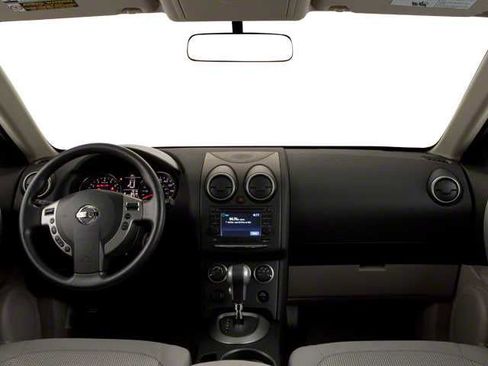 Used 2013 Nissan Rogue S image 5