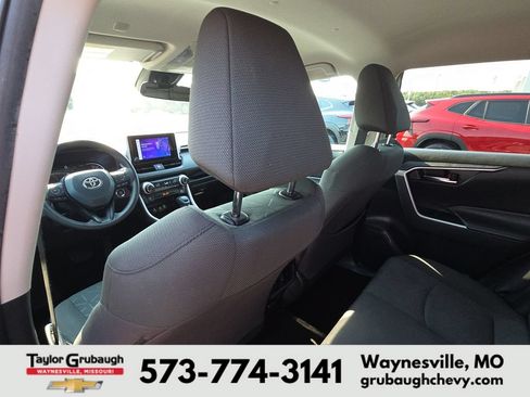 Used 2024 Toyota RAV4 XLE AWD/4WD image 27