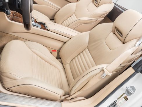 Used 2013 Mercedes-Benz SL 550 image 24