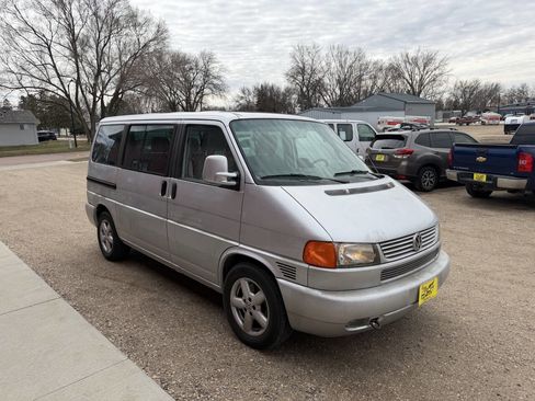 Used 2003 Volkswagen Eurovan MV FWD image 4