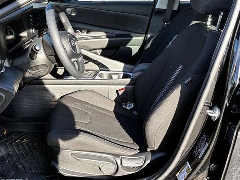 Certified 2025 Hyundai Elantra Blue image 11