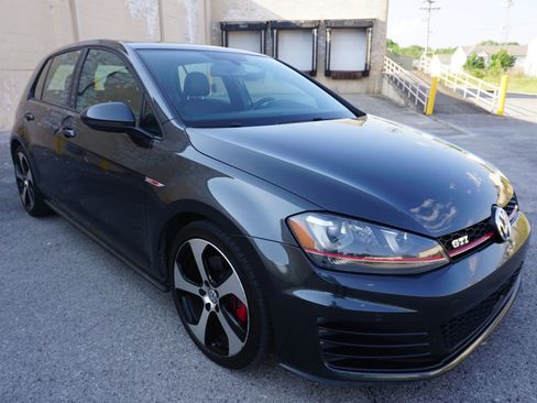 Used 2015 Volkswagen GTI SE FWD image 5