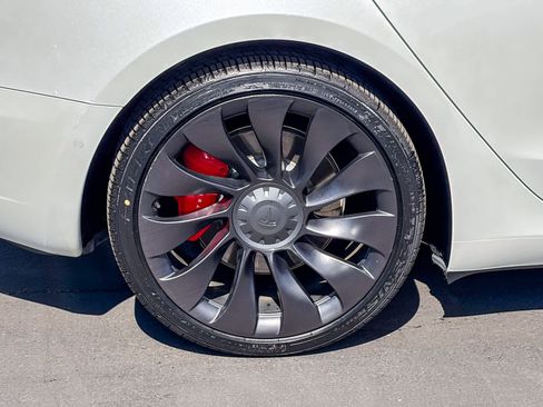 Used 2022 Tesla Model 3 Performance image 10