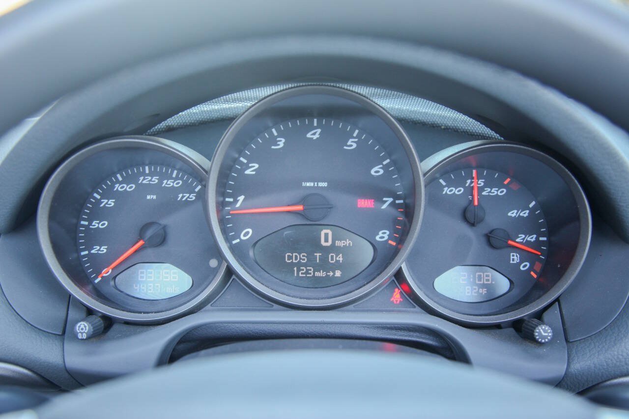 Used 2005 Porsche Boxster RWD image 32