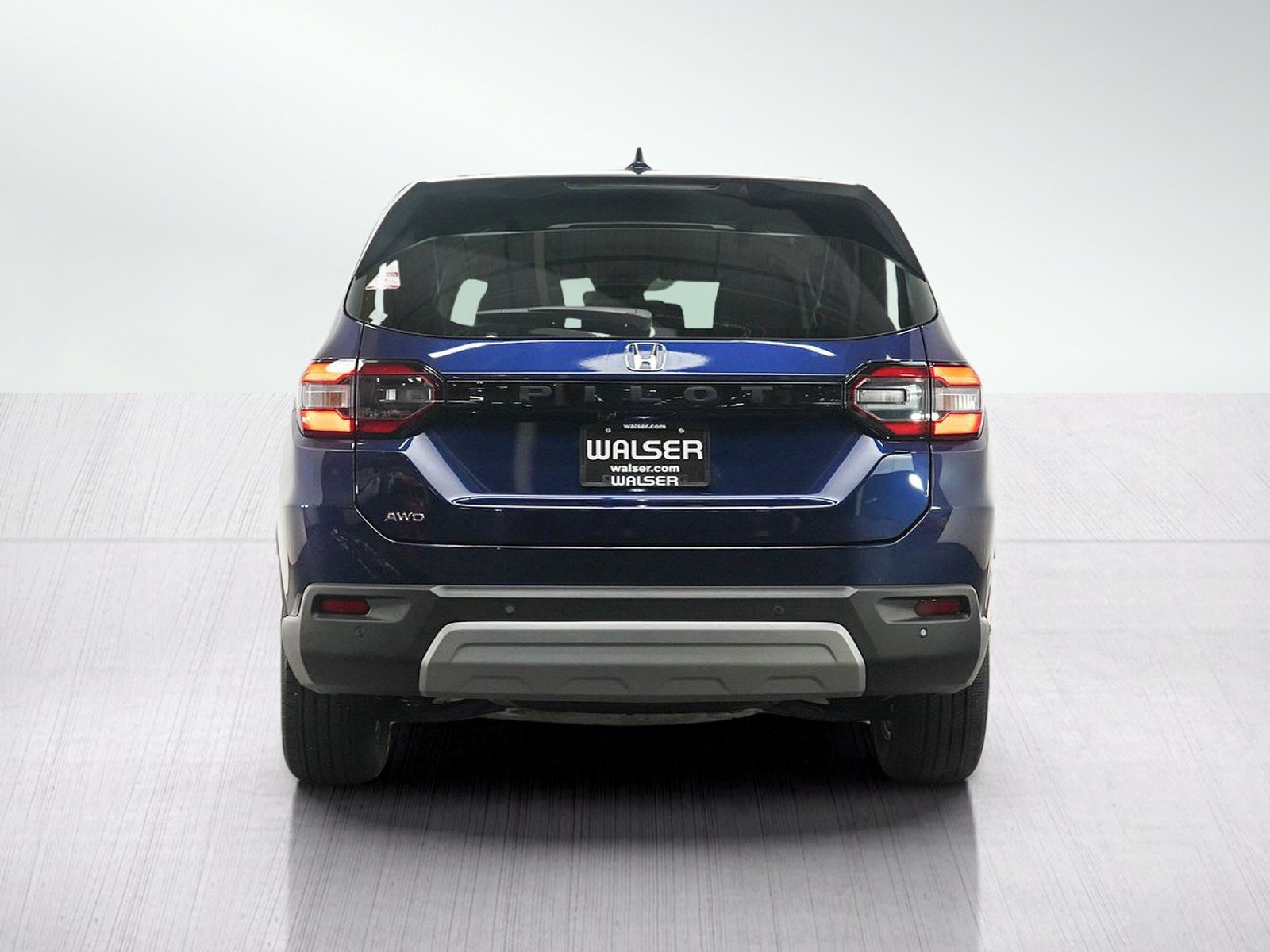 Used 2025 Honda Pilot EX-L image 4