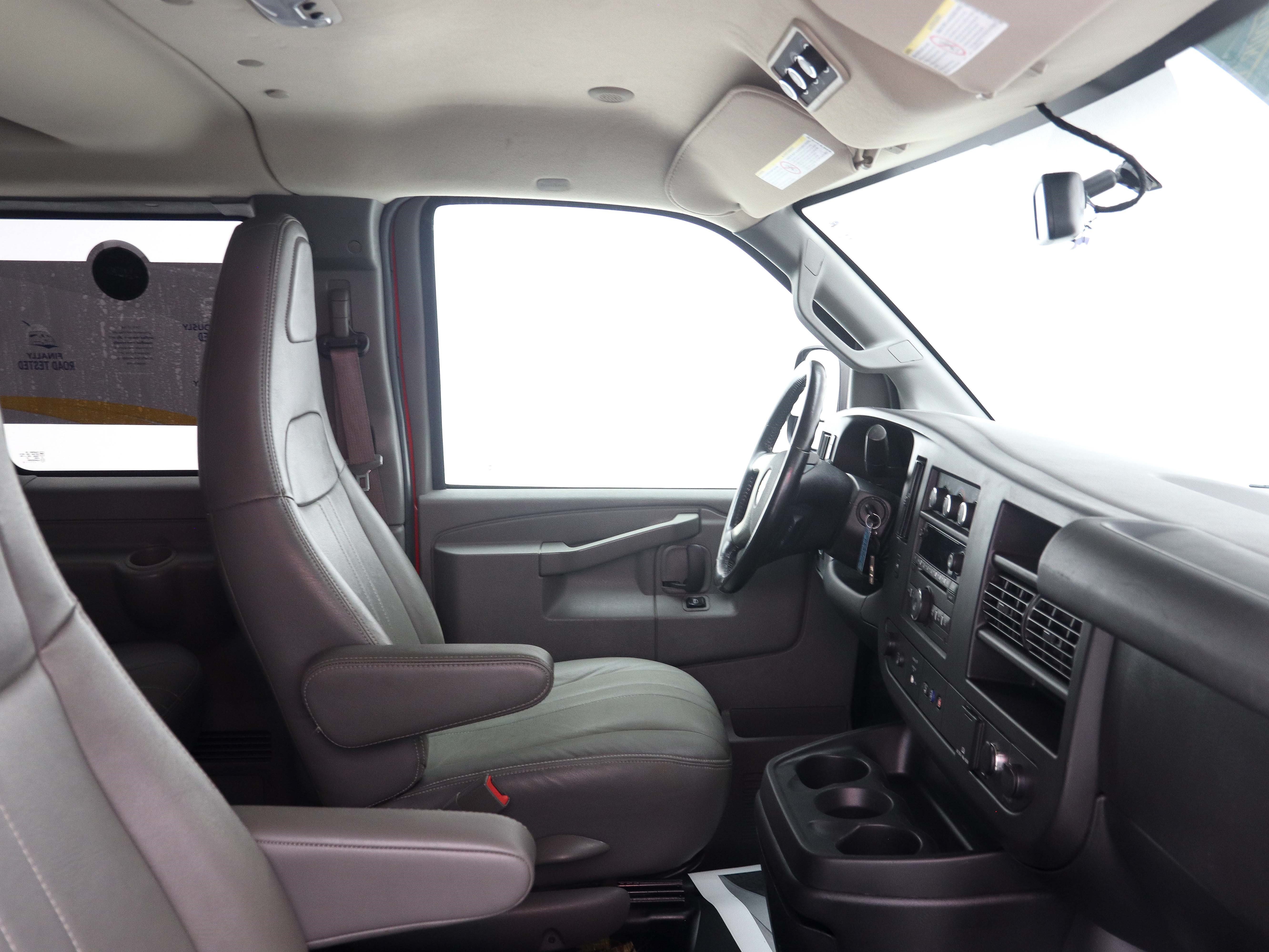 Used 2019 Chevrolet Express 3500 LS RWD image 18