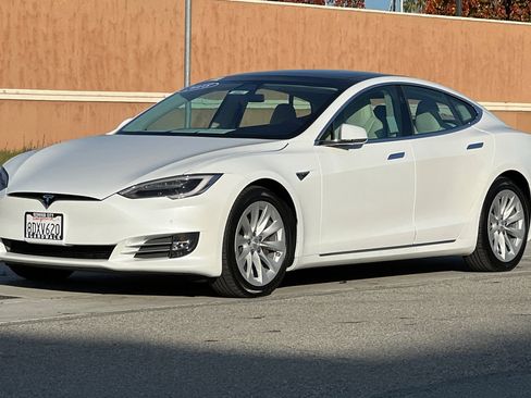Used 2018 Tesla Model S 100D image 8