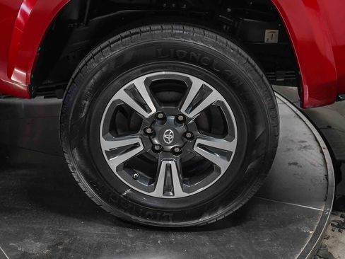 Certified 2019 Toyota Tacoma TRD Sport w/ Technology Package AWD/4WD image 8