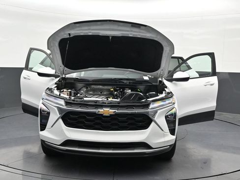 Used 2024 Chevrolet Trax LT FWD image 39