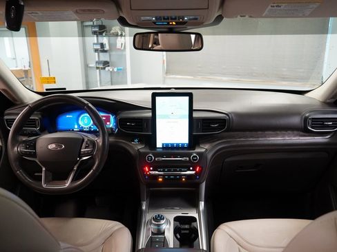 Used 2020 Ford Explorer Platinum w/ Premium Technology Package image 20