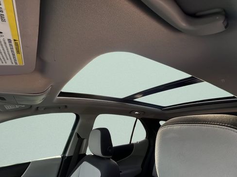 Used 2018 Chevrolet Equinox LT w/ Sun & Infotainment Package FWD image 17