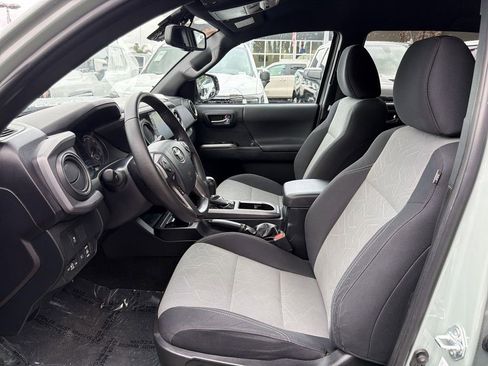 Used 2023 Toyota Tacoma TRD Off-Road image 20