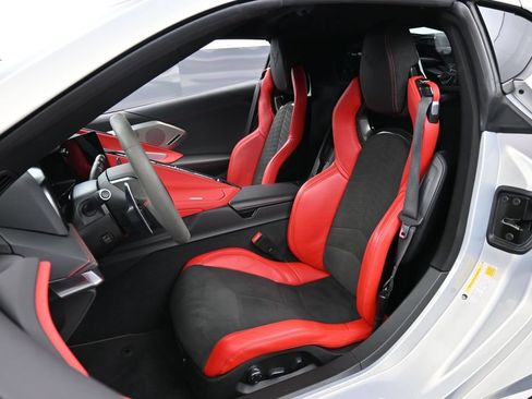 Used 2022 Chevrolet Corvette Stingray Preferred Cpe w/ Z51 Performance Package RWD image 5