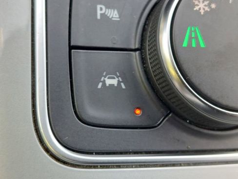 Used 2021 Chevrolet Blazer LT FWD image 26
