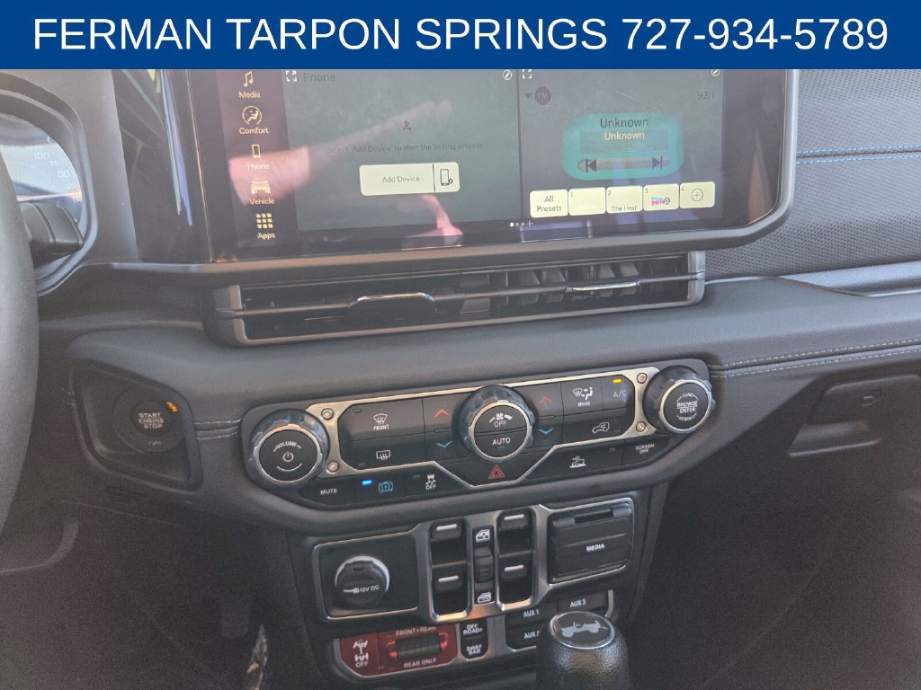 Used 2024 Jeep Wrangler Unlimited Rubicon 4xe AWD/4WD image 23