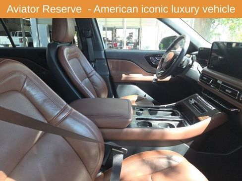 Used 2025 Lincoln Aviator Reserve w/ Illumination Package RWD image 17