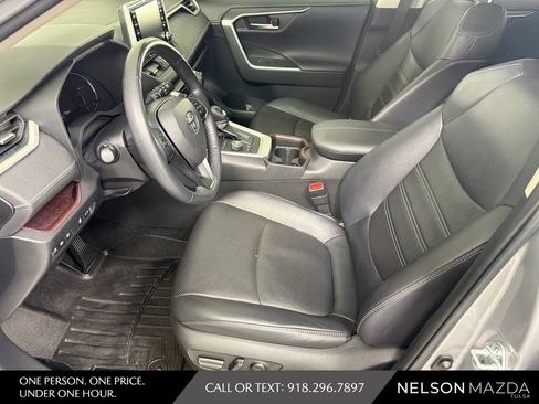 Used 2019 Toyota RAV4 Limited w/ Cold Weather Package AWD/4WD image 20