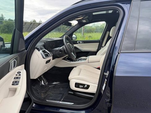 Used 2025 BMW X5 xDrive40i w/ M Sport Package AWD/4WD image 10