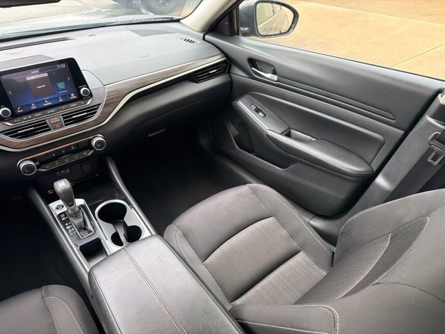 Used 2024 Nissan Altima 2.5 SV FWD image 19