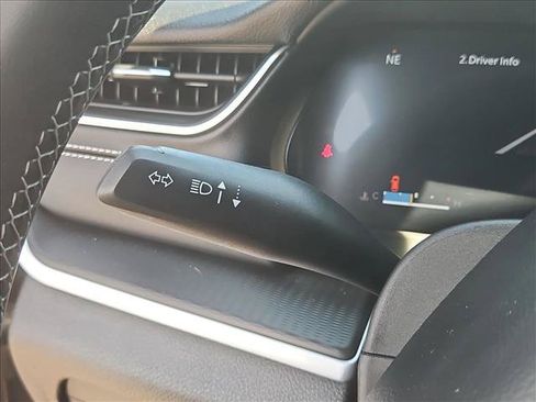 Used 2025 Jeep Grand Cherokee Altitude AWD/4WD image 16