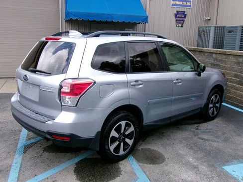 Used 2018 Subaru Forester 2.5i w/ Alloy Wheel Package AWD/4WD image 5